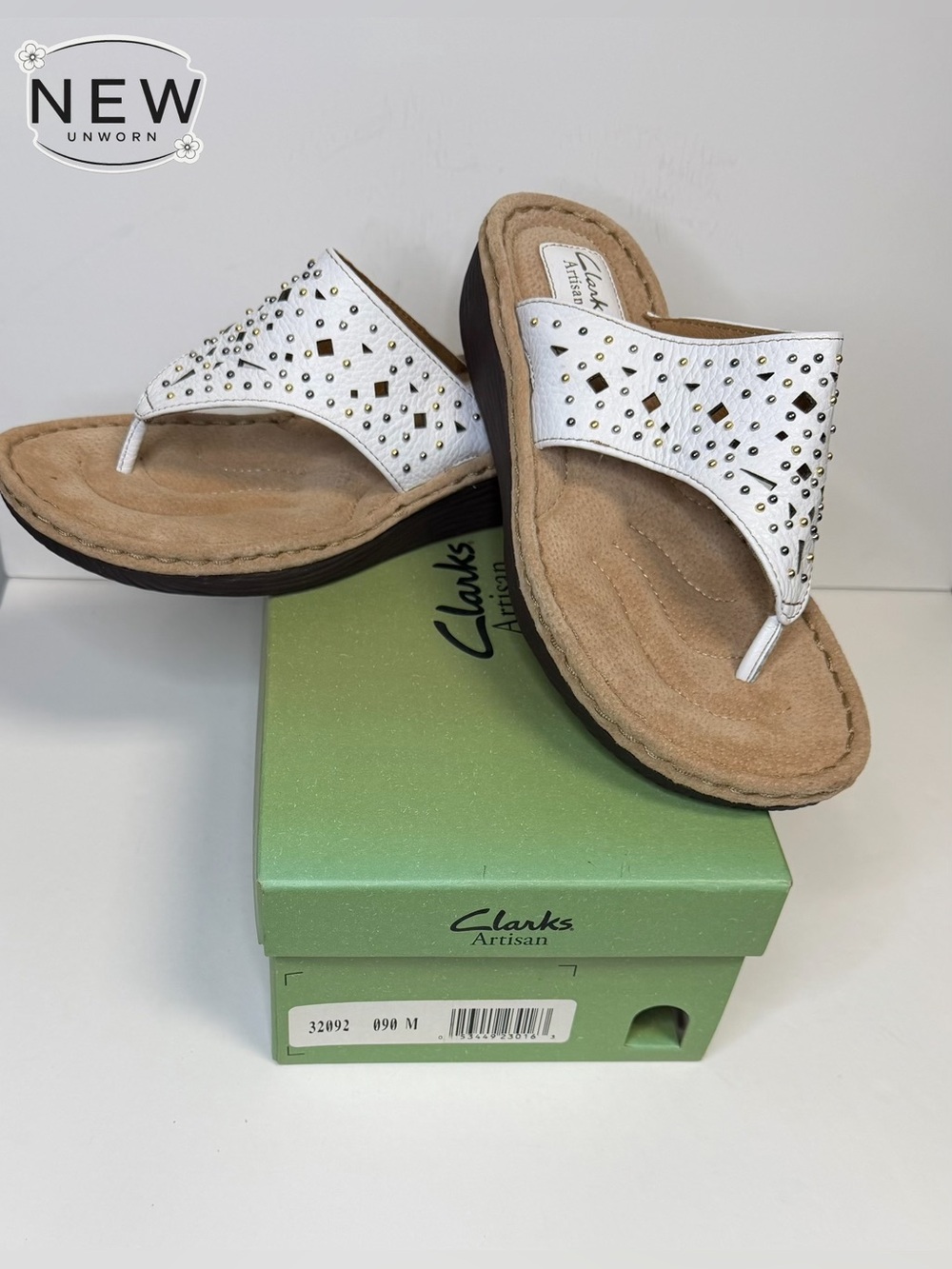 NEW Clarks Latin Bolero White Wedge Sandal Size 9M in Original Box.